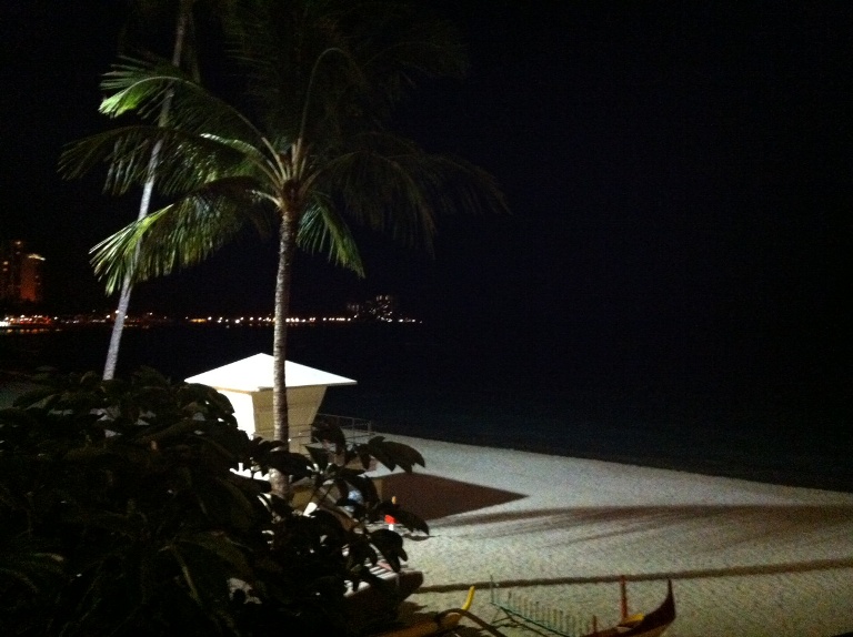 A Night @ Waikiki Beach w/ Leis Of Hawaii ~ Photo taken by: Kaipo